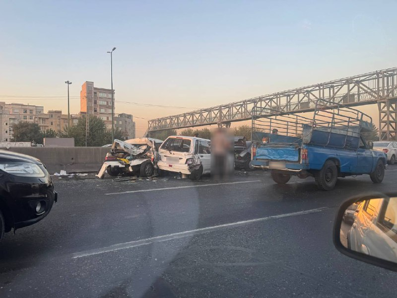 عکس هولناک از تصادف  زنجیره ای در اتوبان آزادگان 