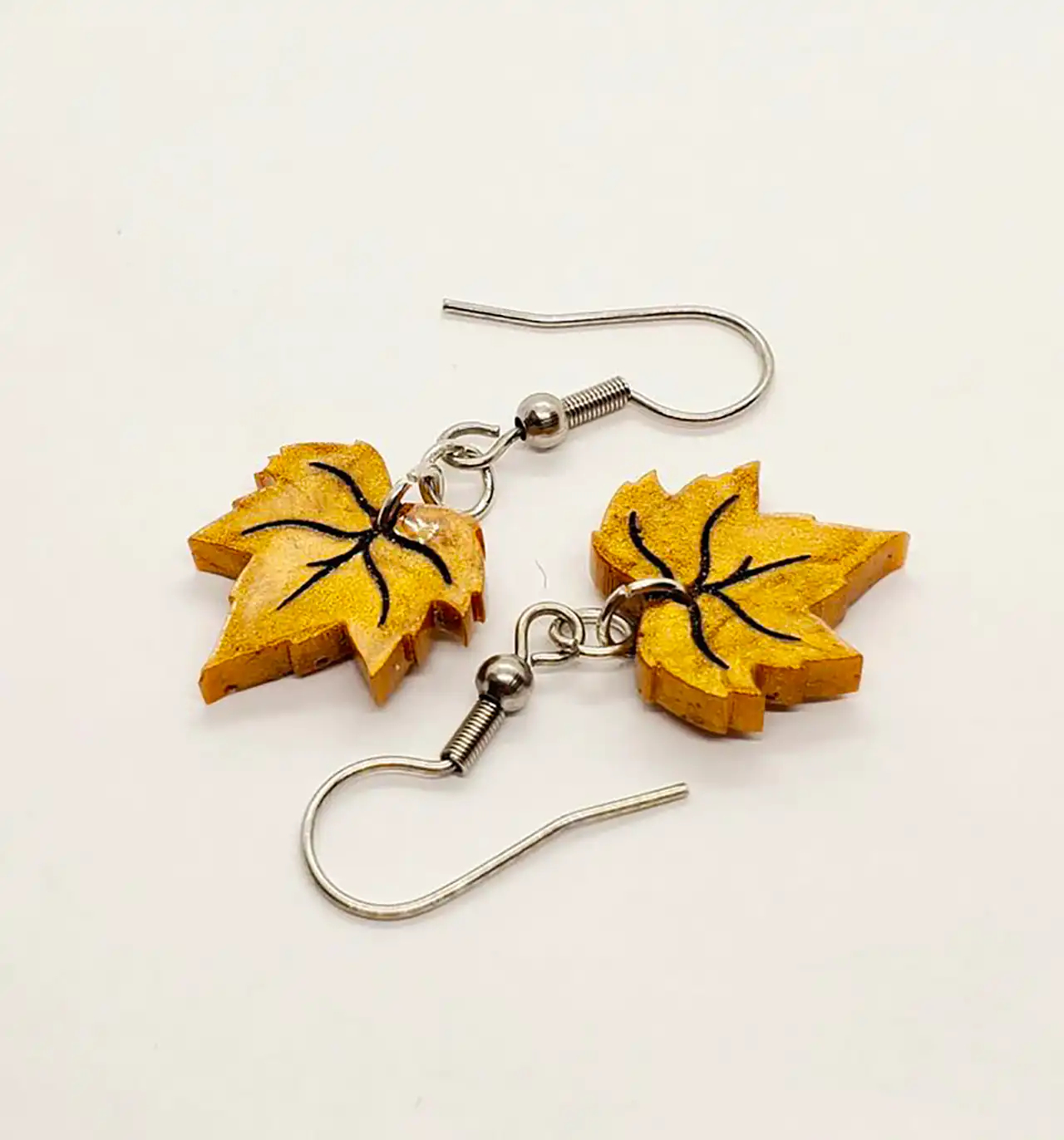 گوشواره چوبی طرح برگ