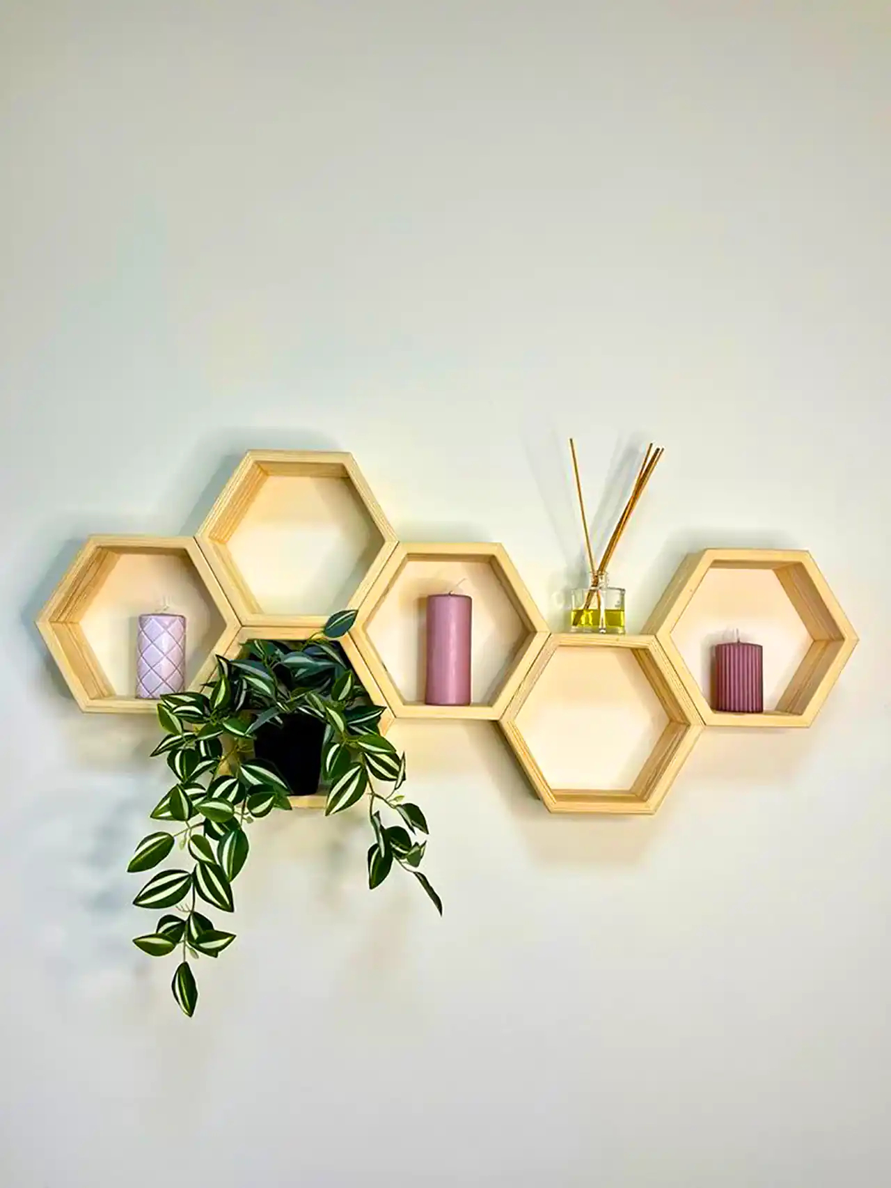 قفسه دیواری چوبی شش ضلعی