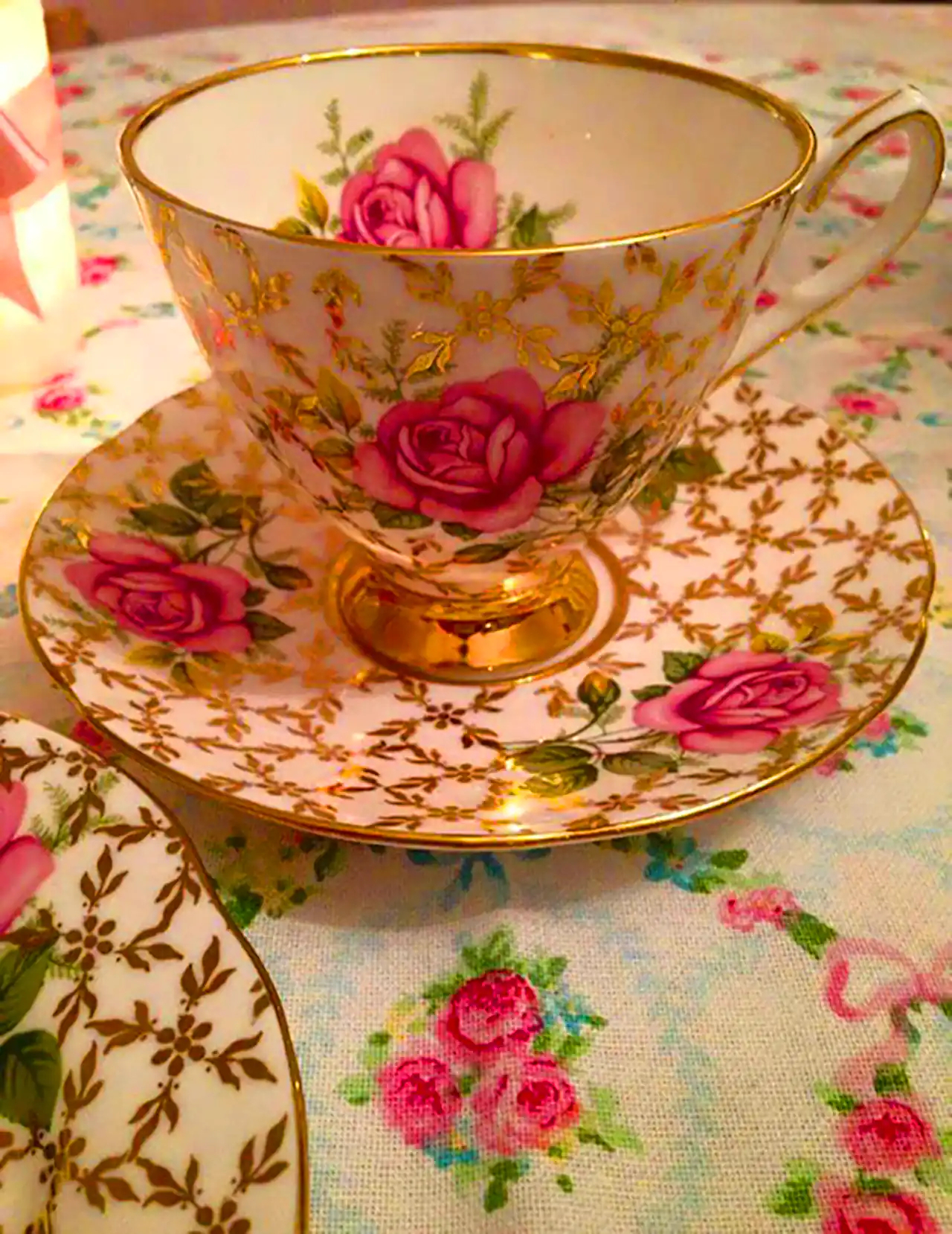 مدل فنجون و نعلبکی سلطنتی وینتیج