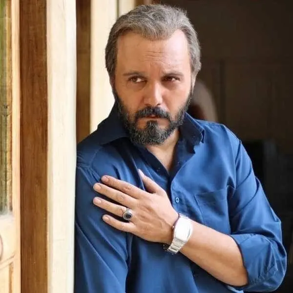کامبیز دیرباز بازیگر