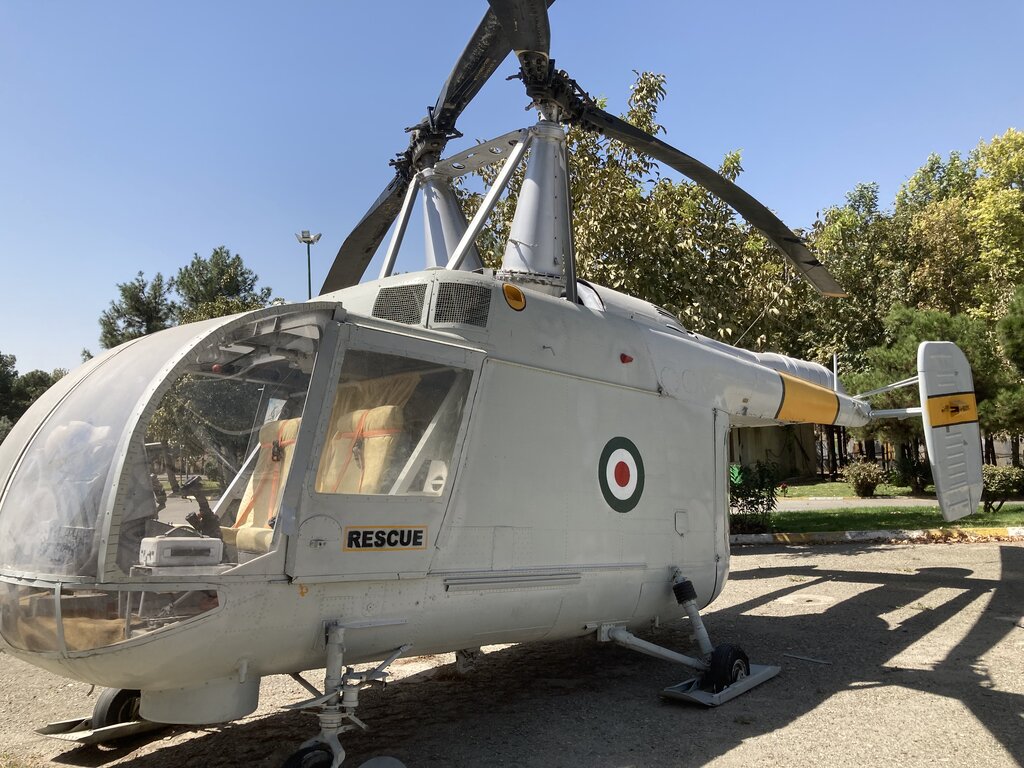 نخستین هلی‌کوپتر امدادی و اهدایی که از سوی دولت وقت آمریکا به فرح دیبا اهدا شد