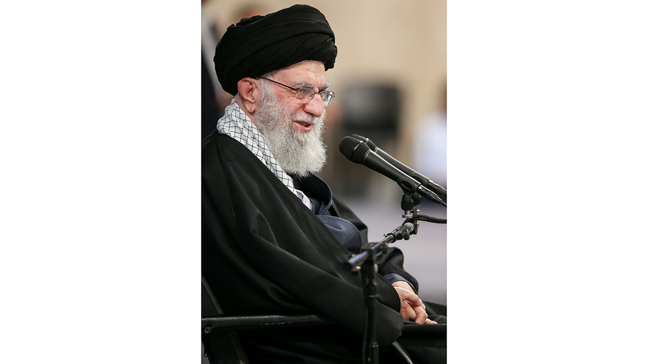 سران قوا، مسئولان و کارگزاران نظام عصر امروز چهارشنبه با رهبر انقلاب اسلامی دیدار کردند.