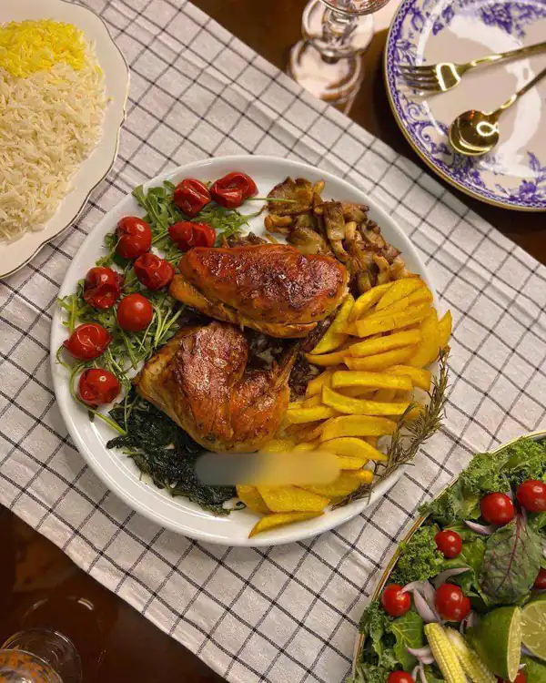 تزیین مرغ سرخ شده