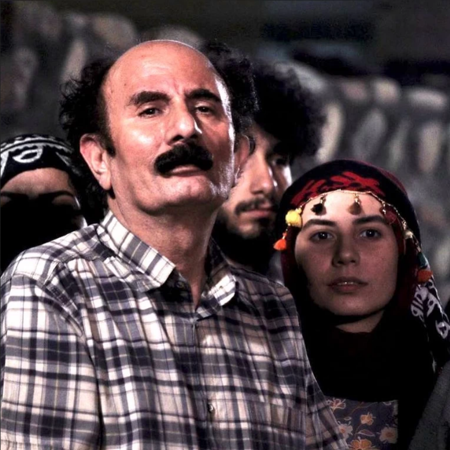 کیانا سپهری در کنار پدرش 