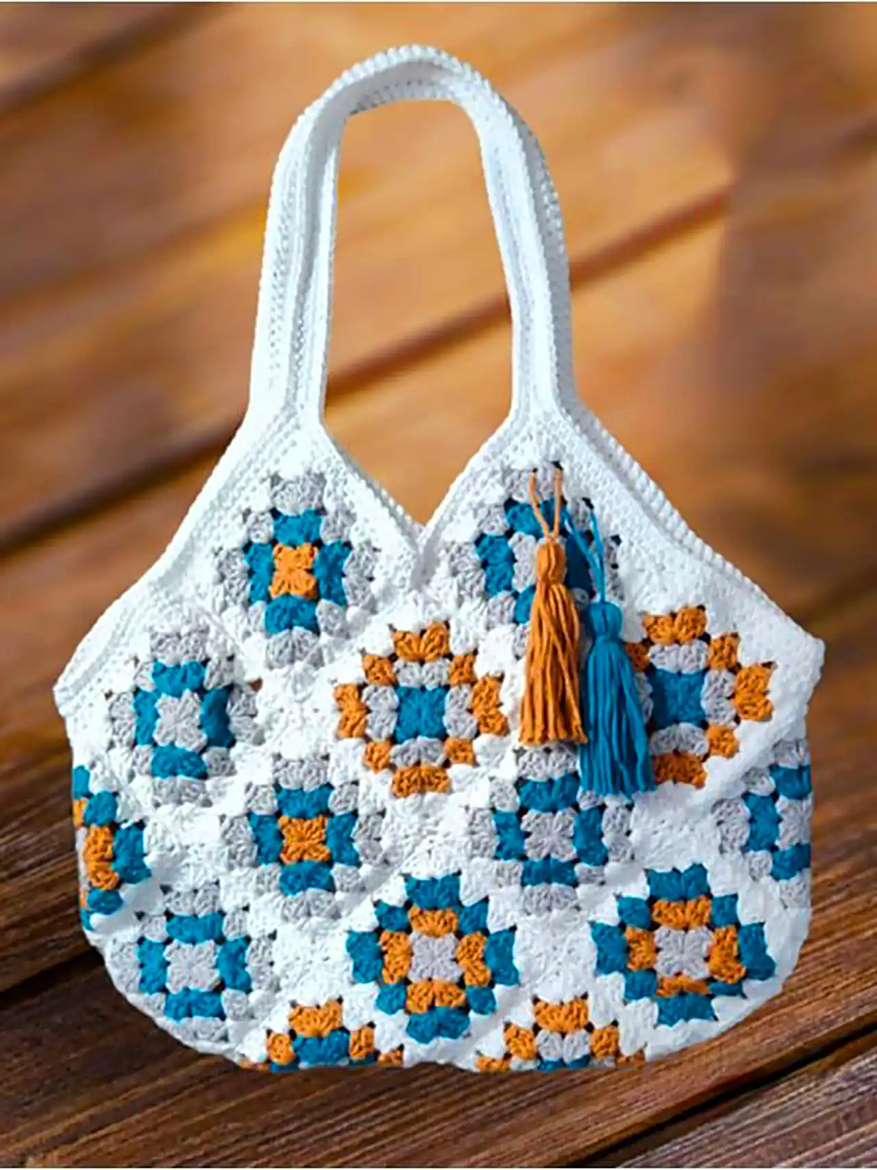 کیف دستبافت با موتیف ها 