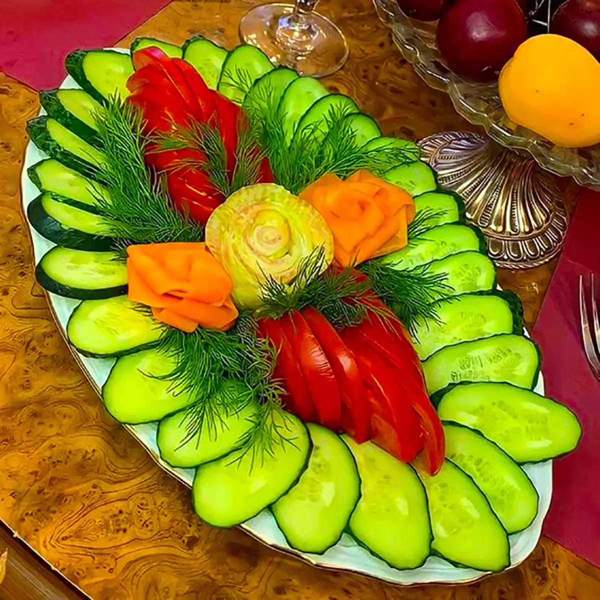 دیزاین سالاد خیار گوجه
