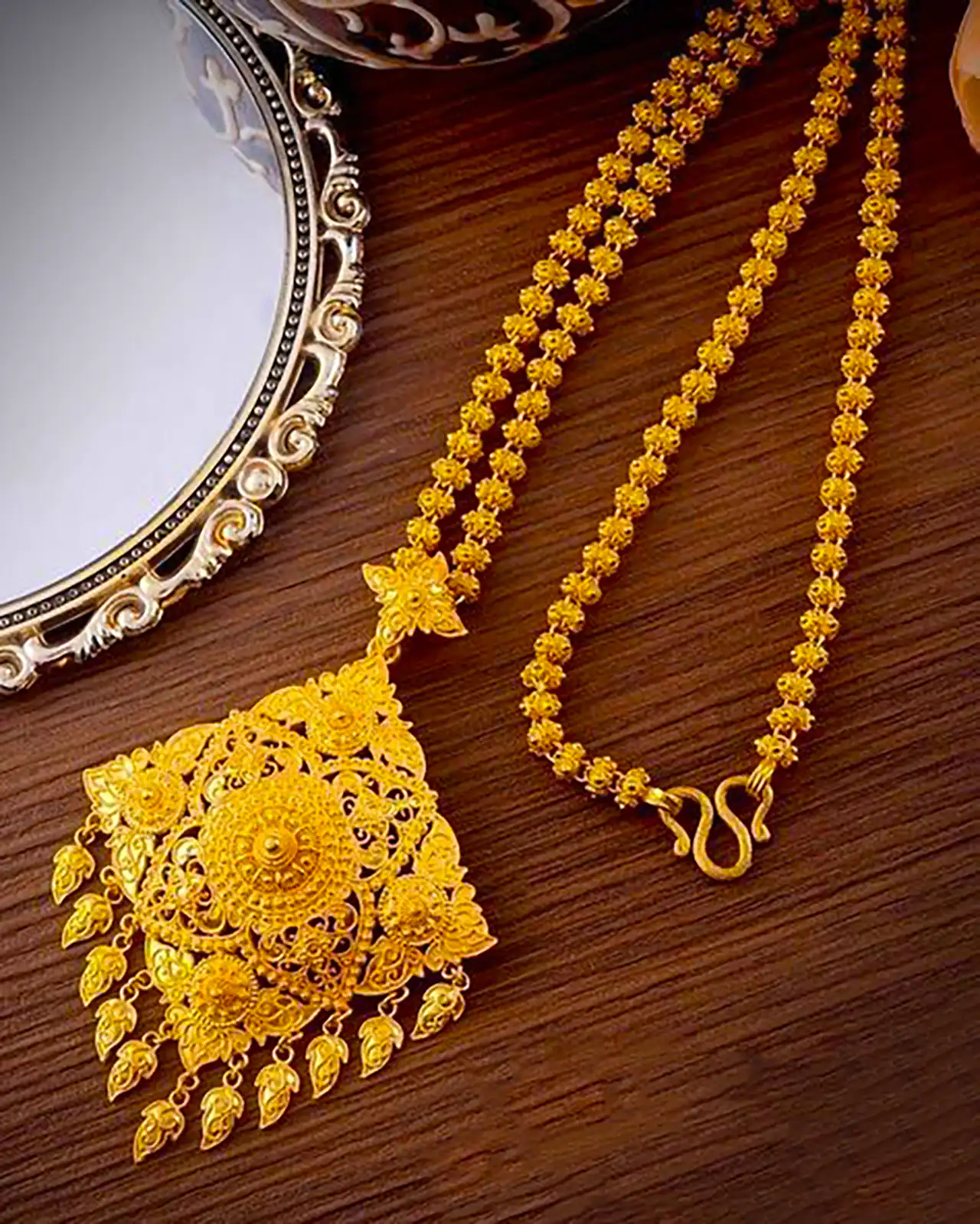 گردن آویز طلا هندی لوکس