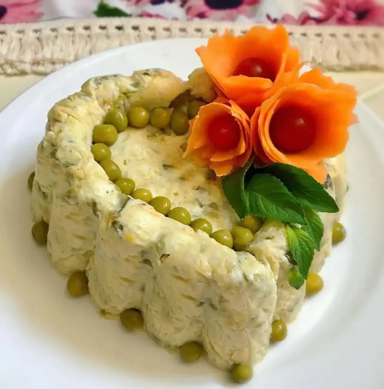 تزیین سالاد الویه + زیباترین مدل های دیزاین و تزیین سالاد الویه بسیار شیک و امروزی