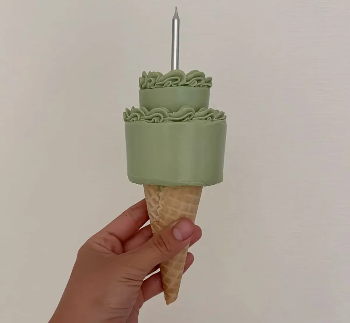 کیک تولد بستنی تزیین کیک بستنی خانگی طرز تهیه کیک بستنی در اشپزخانه کوچک من طرز تهیه کیک بستنی با کیک آماده کیک بستنی یخچالی