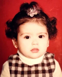 تاریخ وبگردی |عکس «گلنار» سریال گیلدخت در دوران خردسالی دهه 70