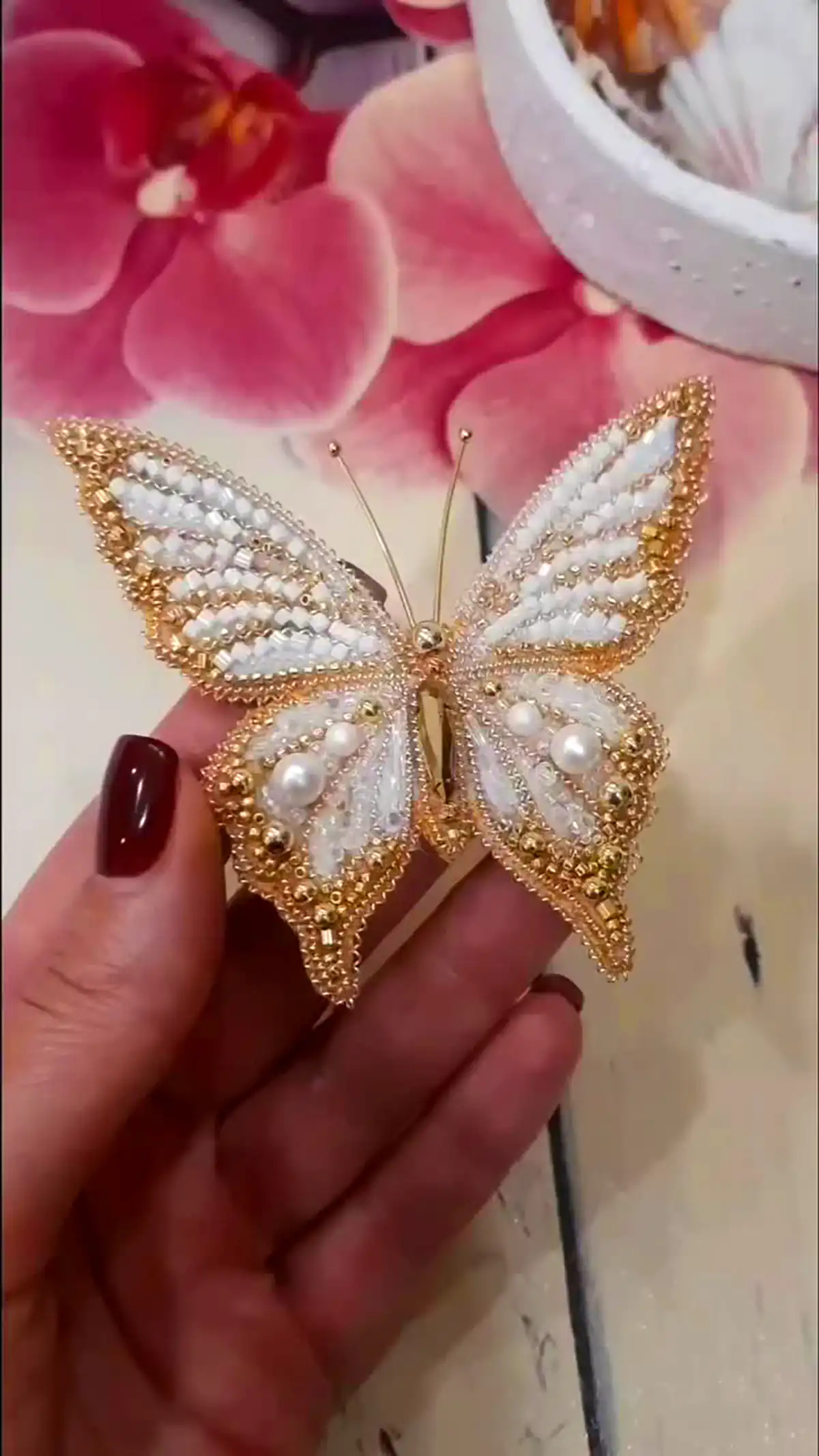 سنجاق سینه جواهر دوزی 