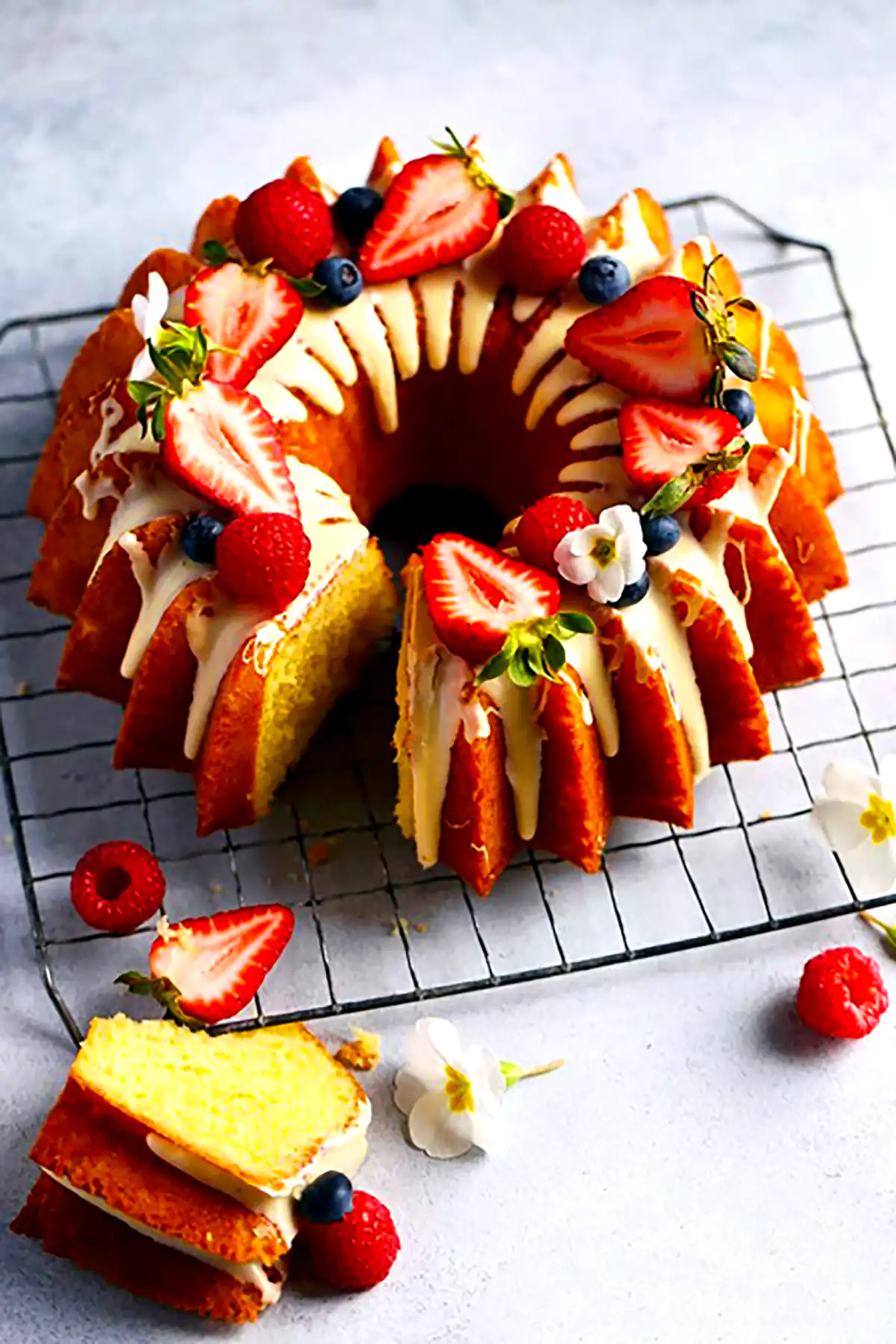 دیزاین کیک وانیلی خونگی