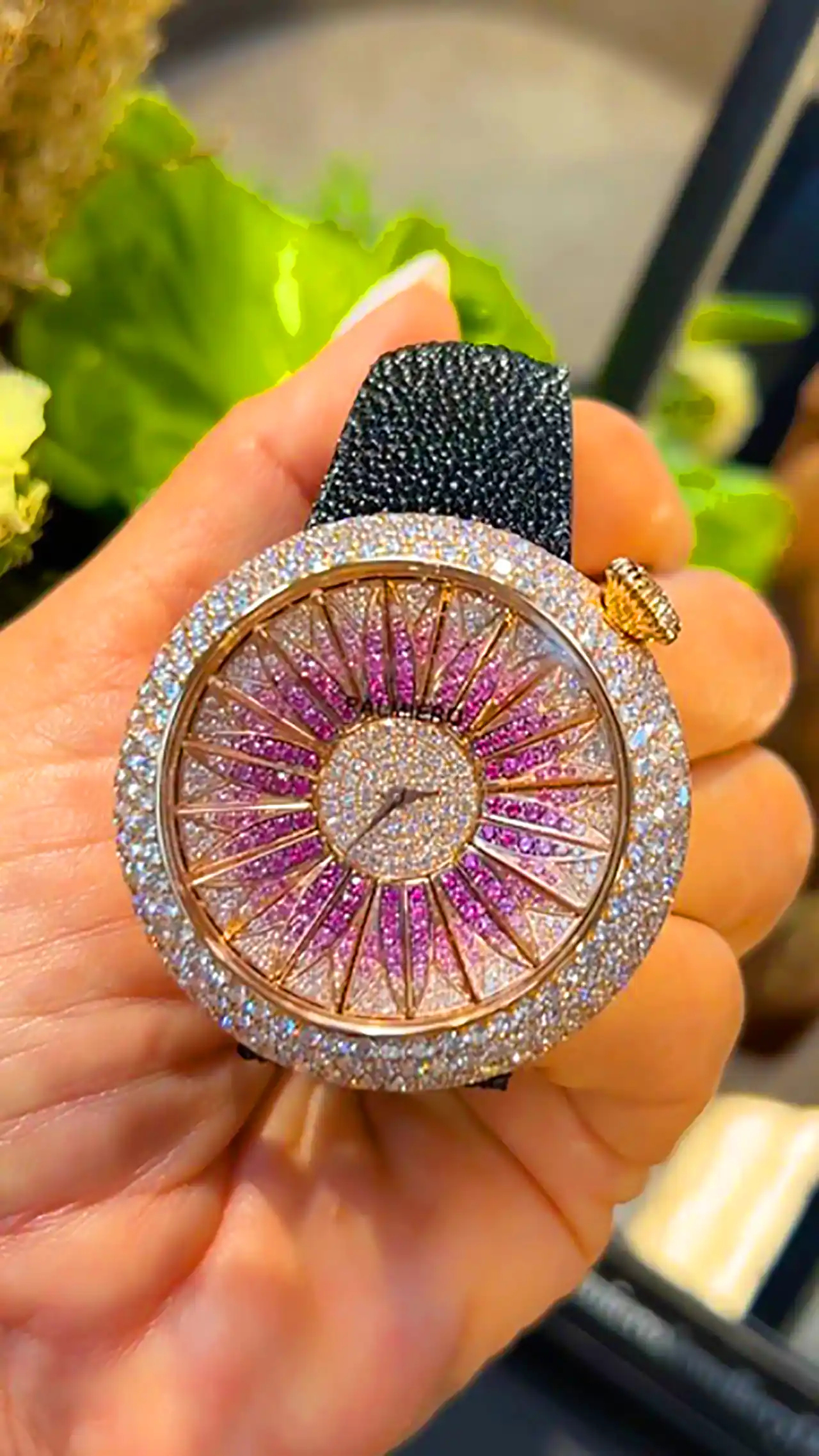 ساعت مچی صورتی دخترانه