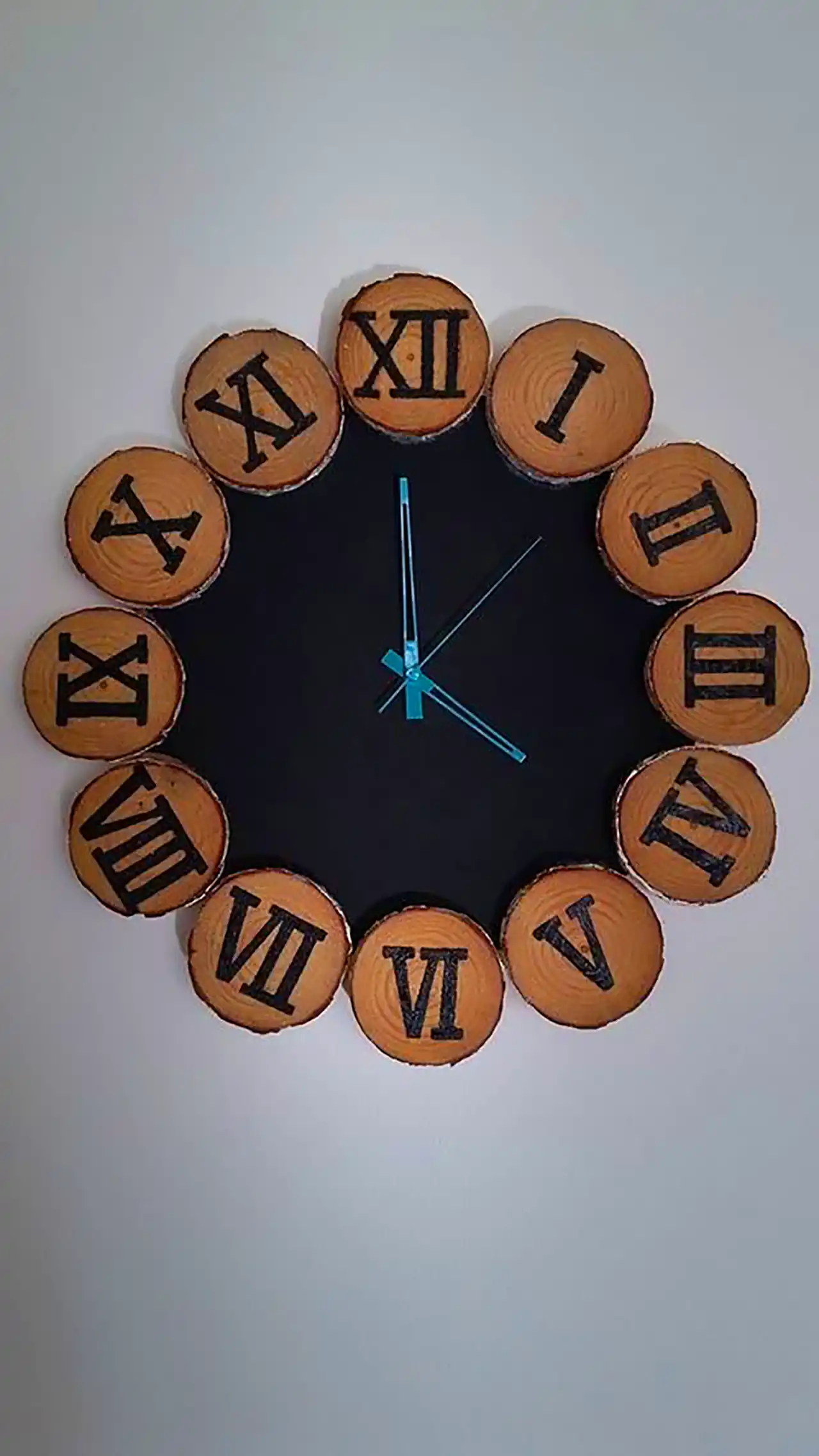 ساعت دیواری روستیک چوبی 