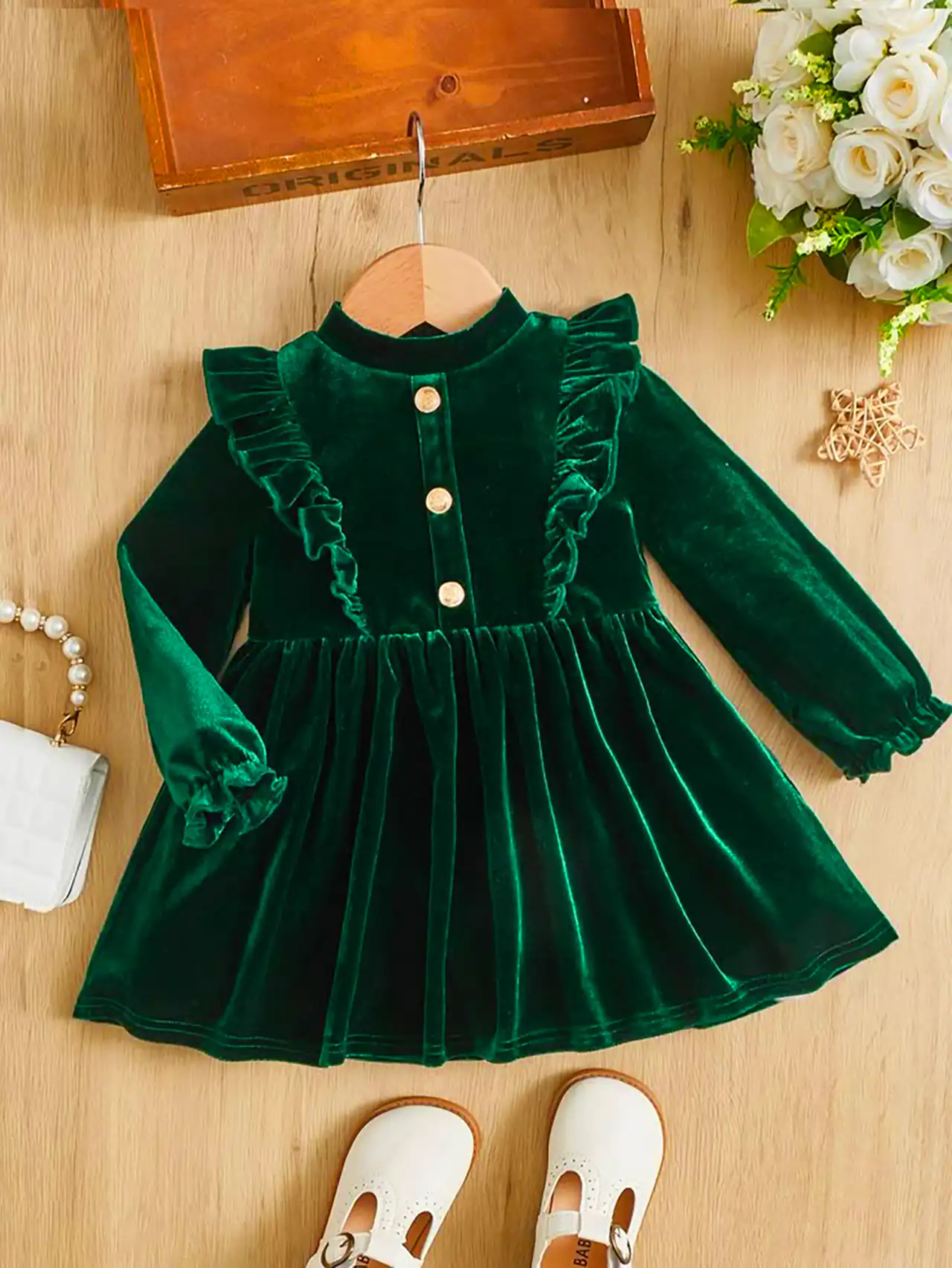 پیراهن مخمل سبز بچگانه