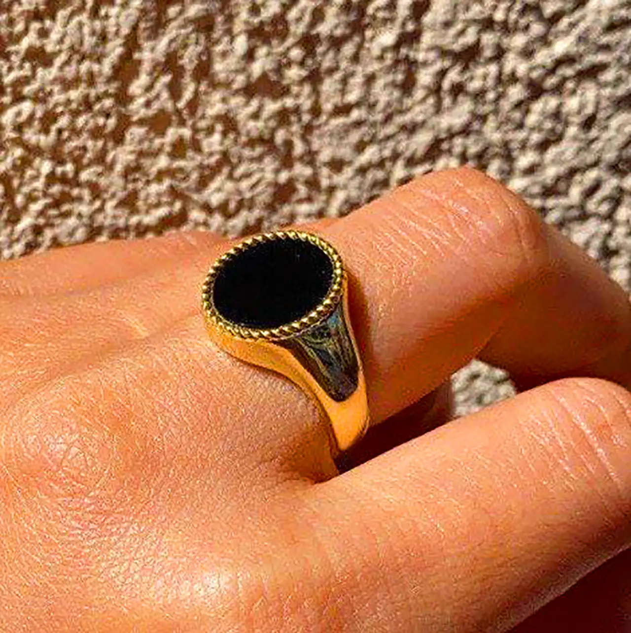 انگشتر نگین مشکی شیک