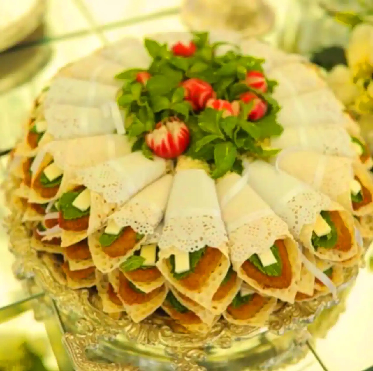 نون و پنیر سبزی سفره عقد 