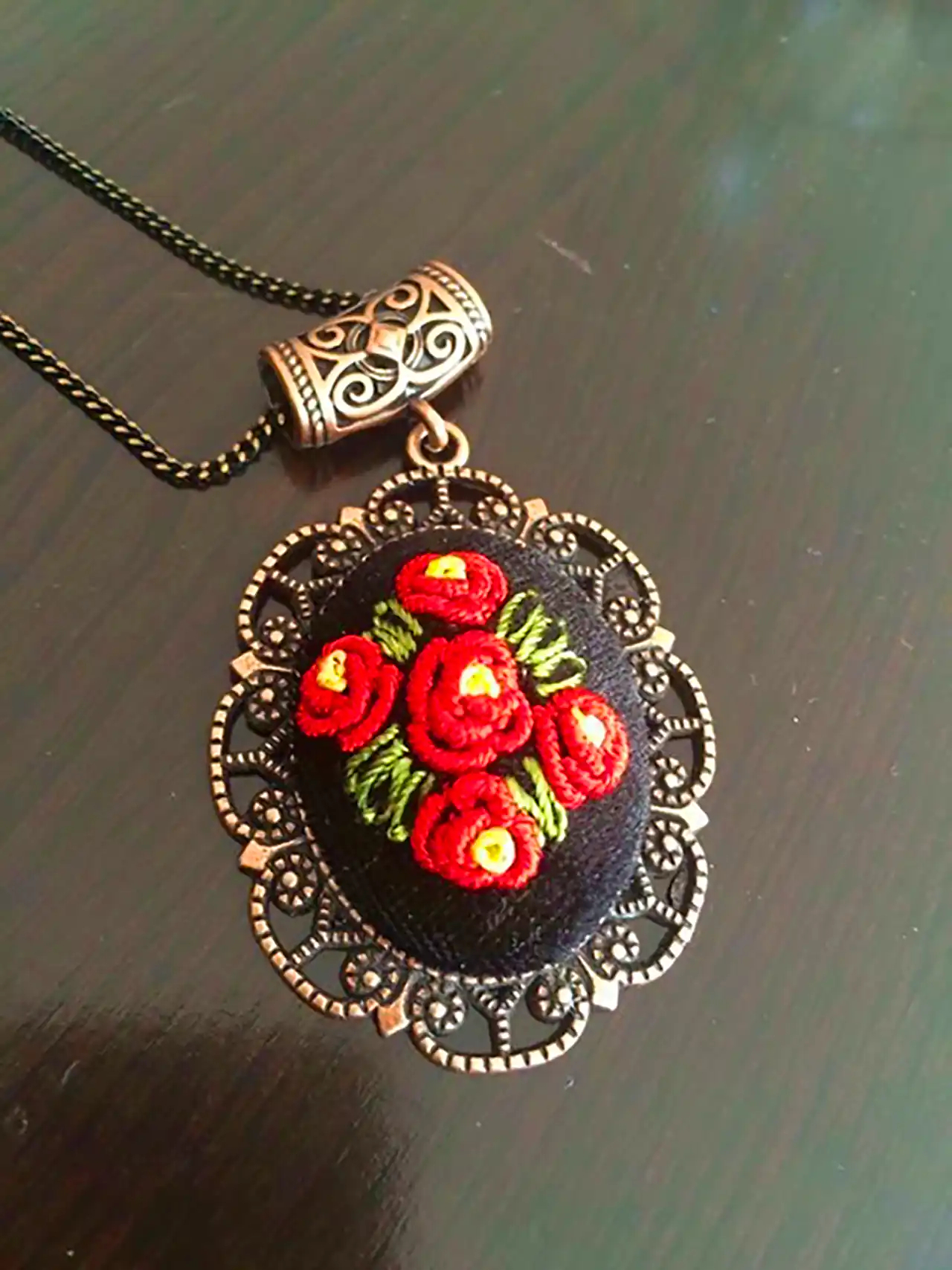 گردنبند گلدوزی شده شیک