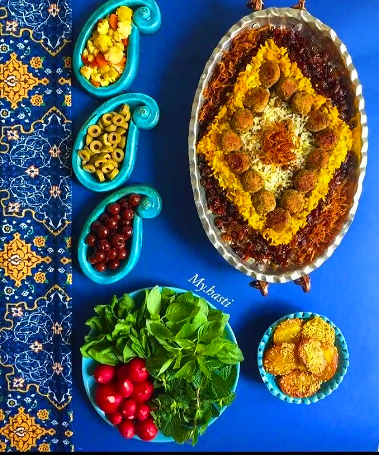 سرو غذا با تم ایرانی