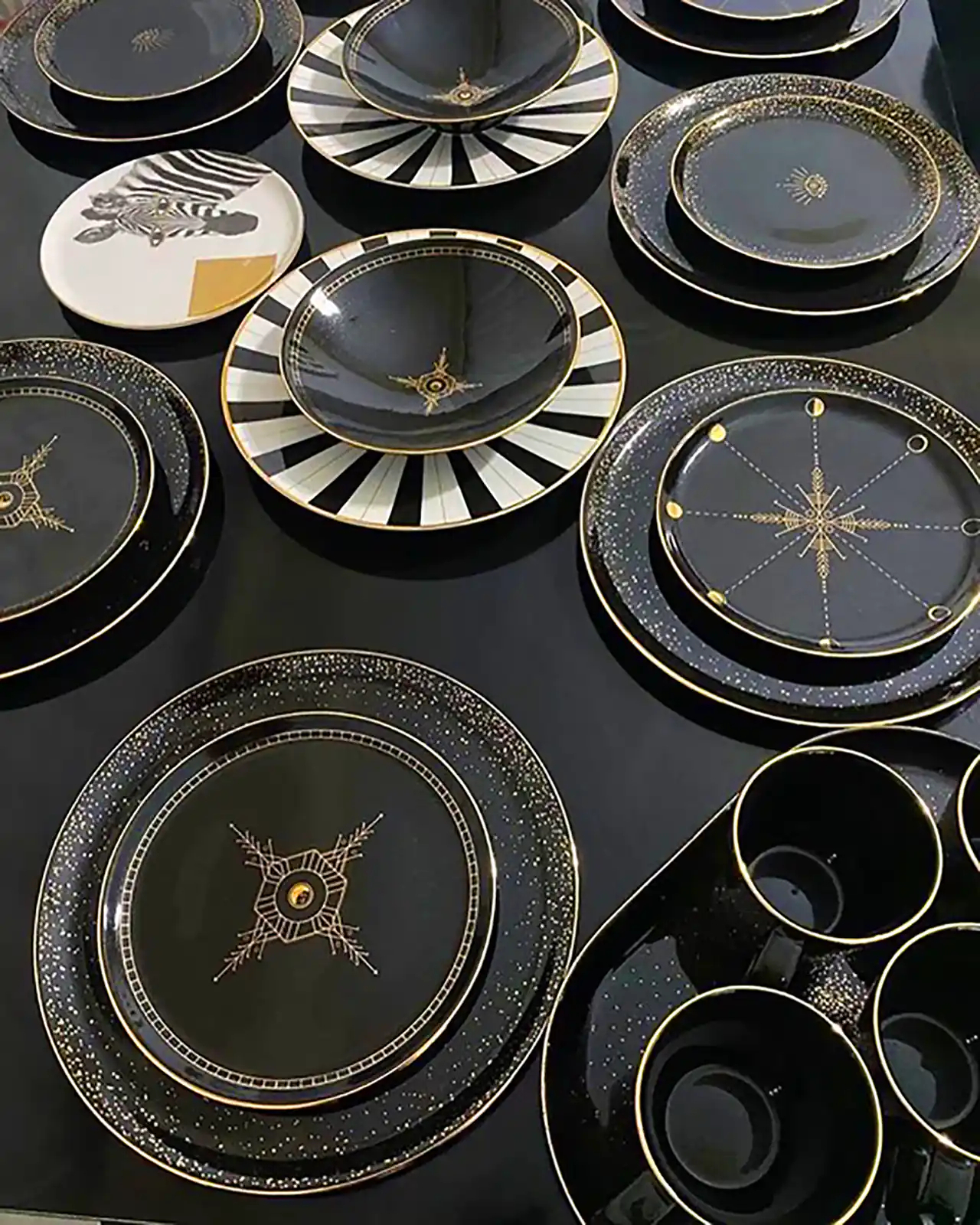 ظروف مشکی برای جهیزیه 