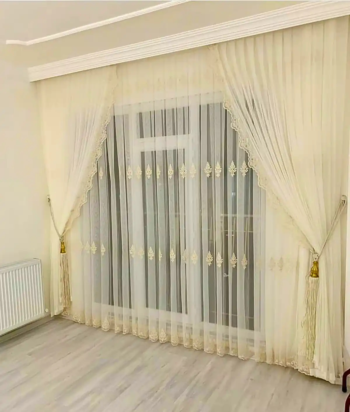 پرده سالنی شیک و لوکس