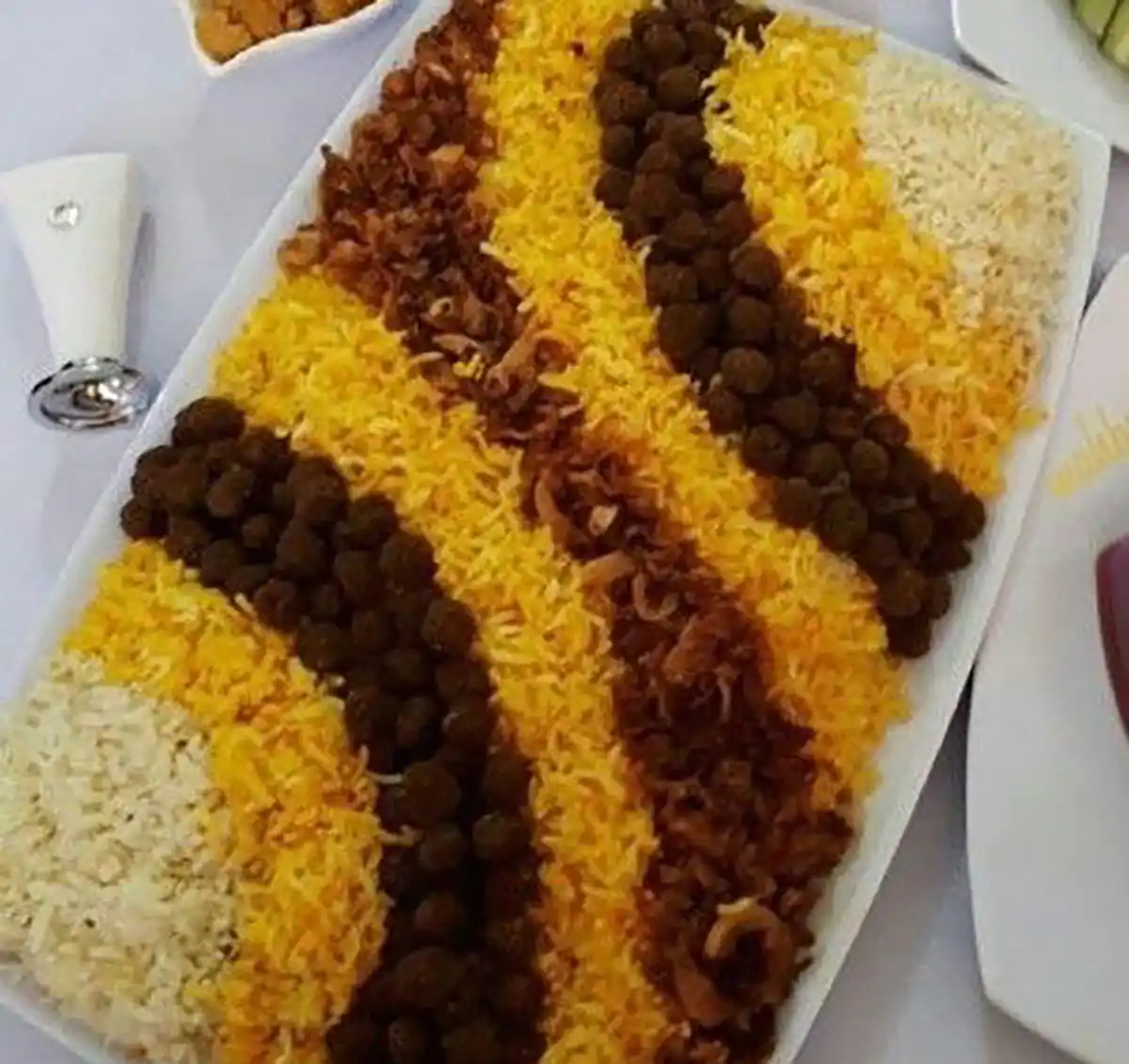 تزیین برنج مجلسی
شابلون تزیین برنج
تزیین مرغ مجلسی در دیس
تزیین سالاد
برنج قالبی با کاسه

