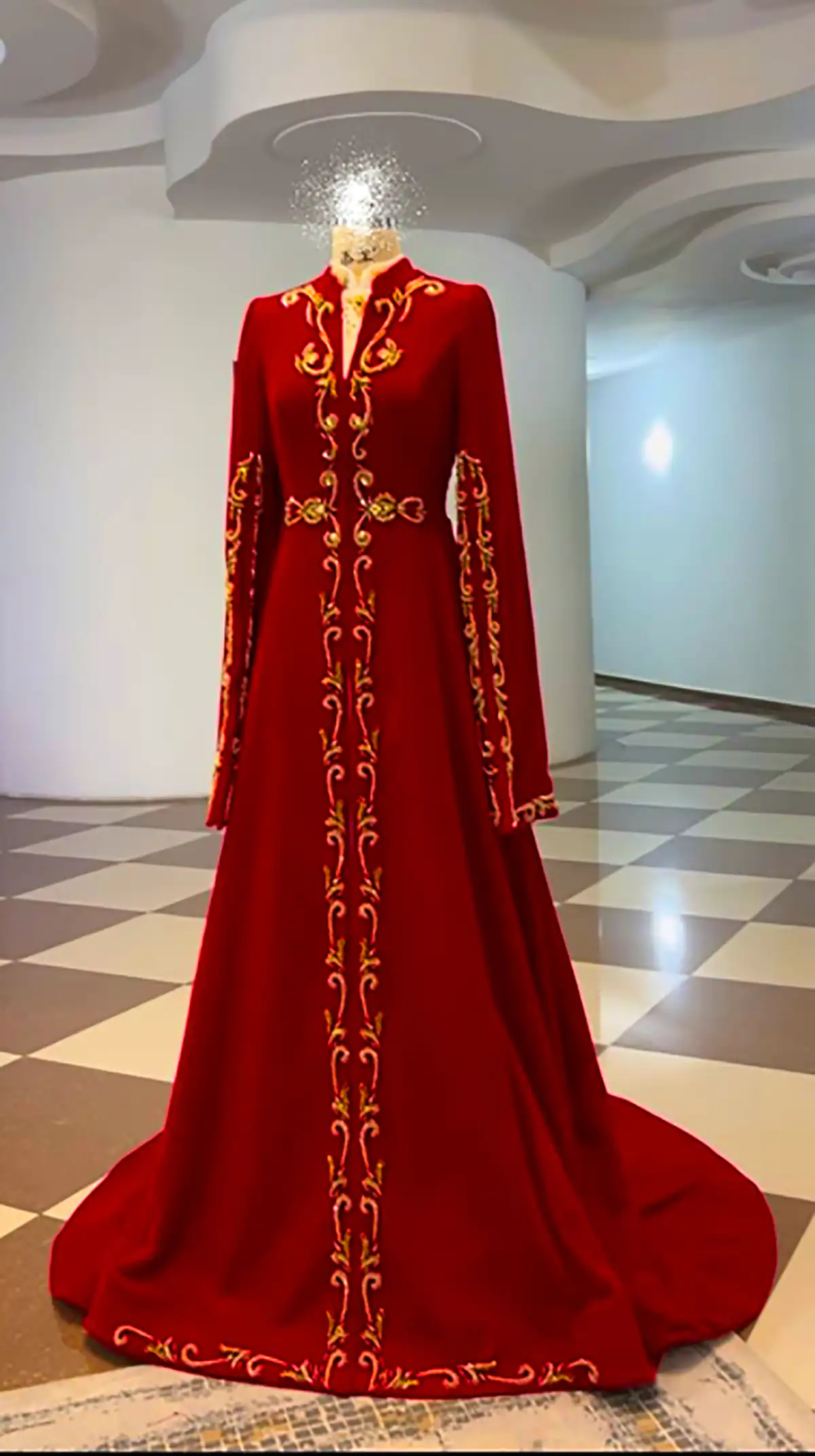 لباس شب باشکوه قرمز
