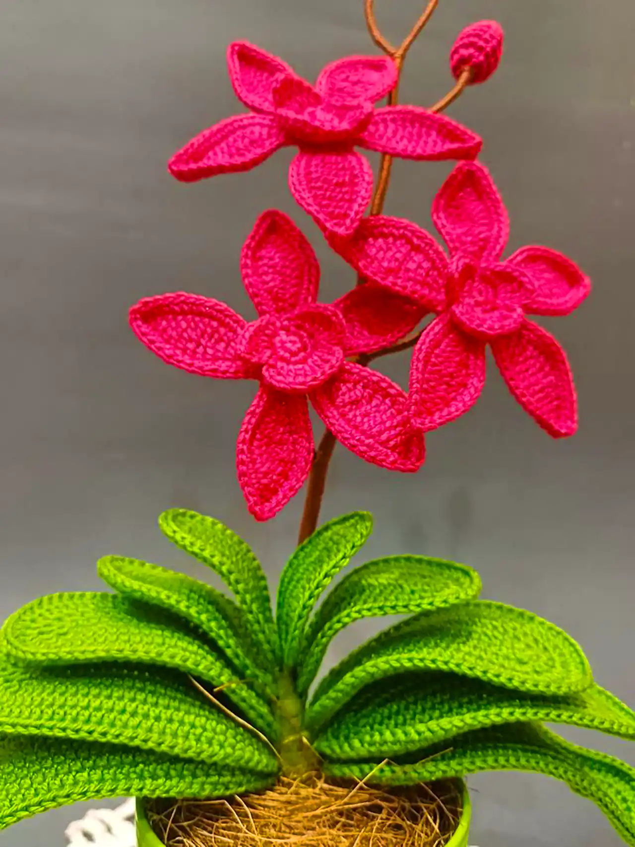 دسته گل تزئینی بافتنی