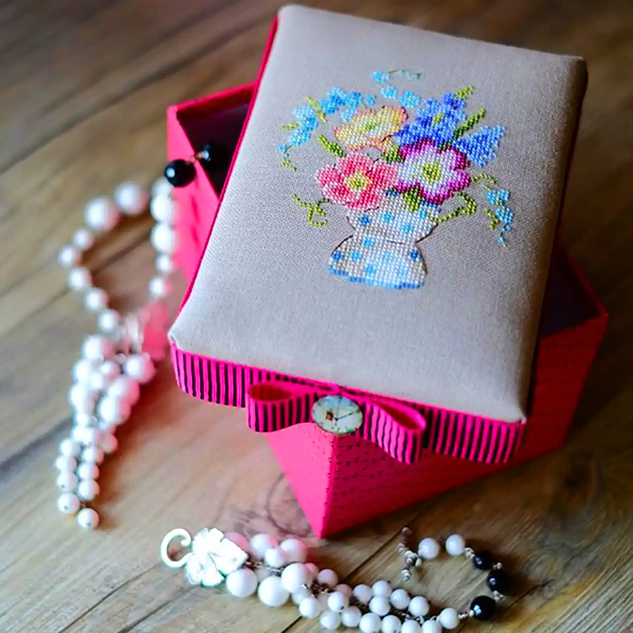 دفترچه خاطرات گلدوزی 