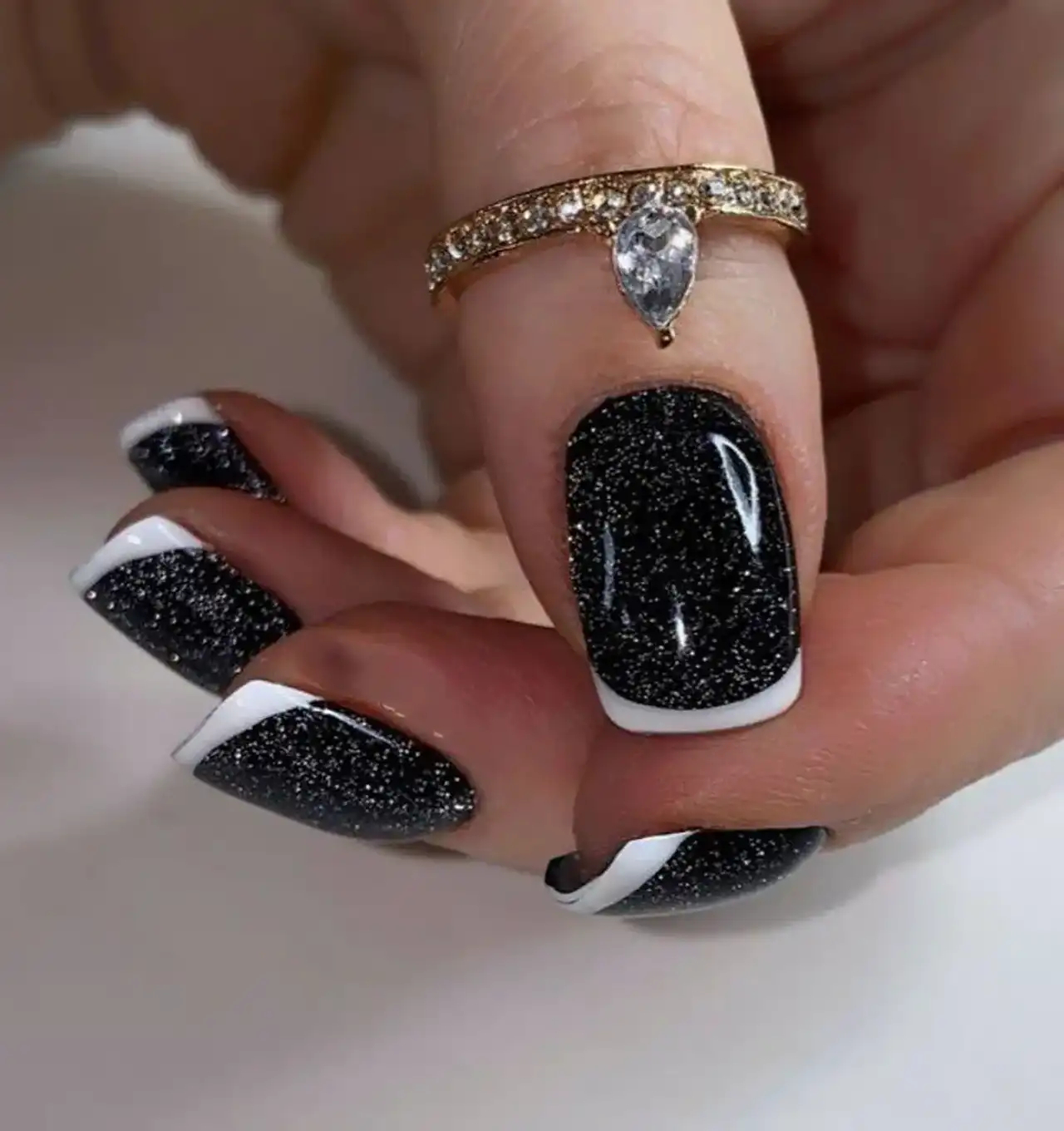 مدل ناخن فرنچ اکلیلی + مدل های زیبا و ترند ناخن فرنچ اکلیلی با ایده های بسیار شیک