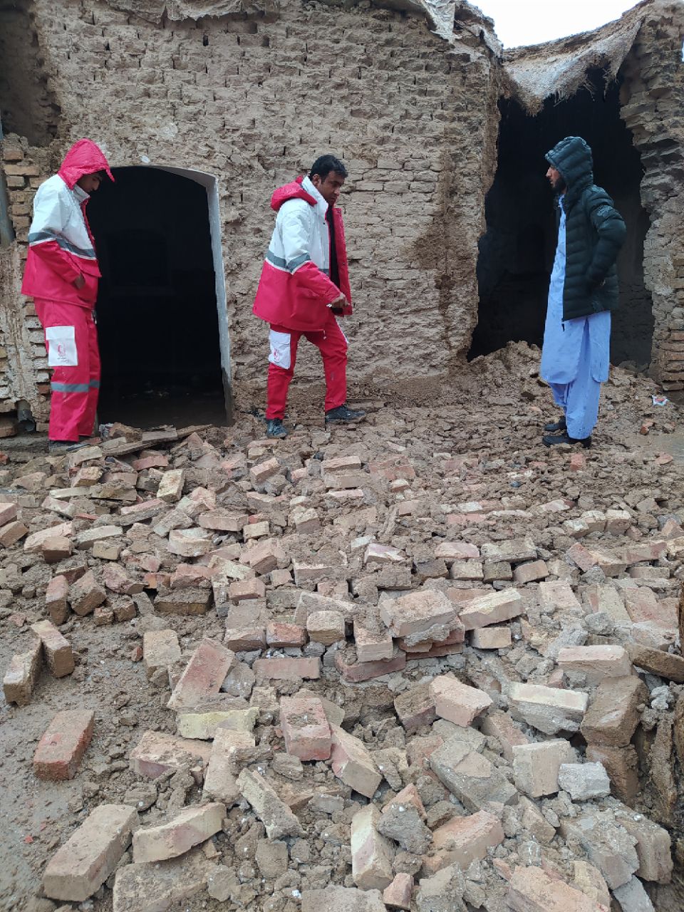  تصاویر از سیل سیستان و بلوچستان و کمک رسانی هلال احمر به سیل زدگان