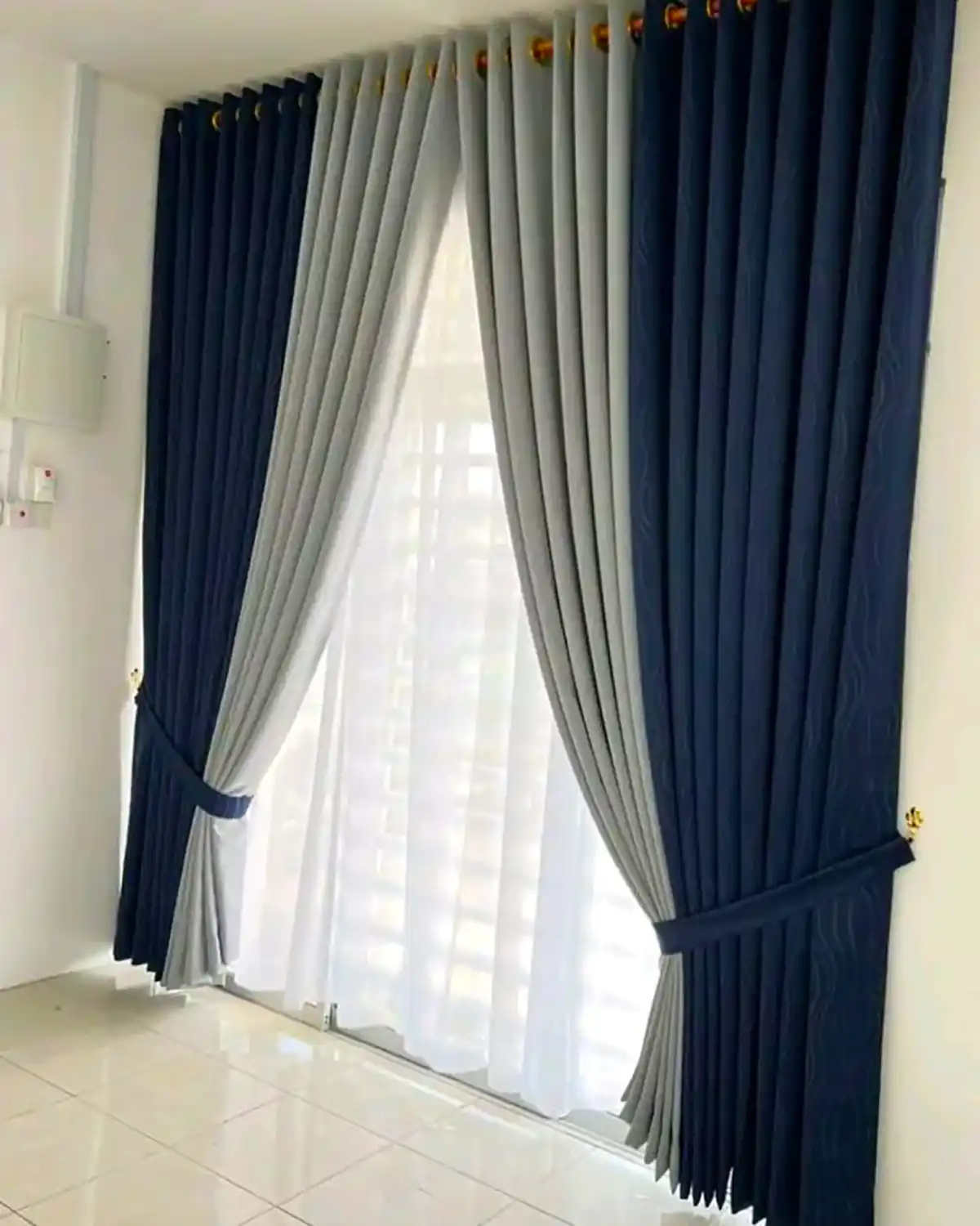 پرده سالنی شیک و لوکس