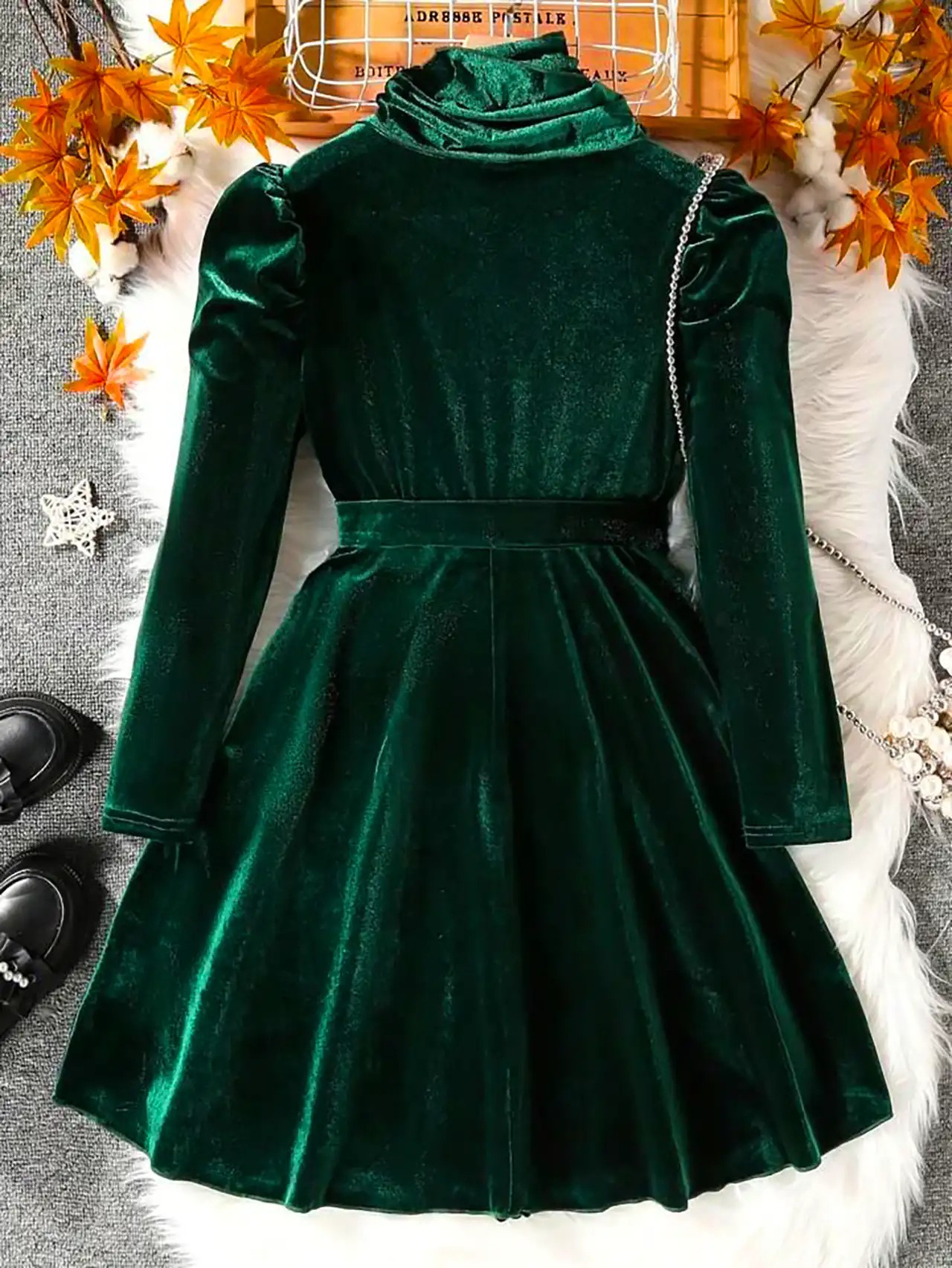 پیراهن مخمل سبز بچگانه