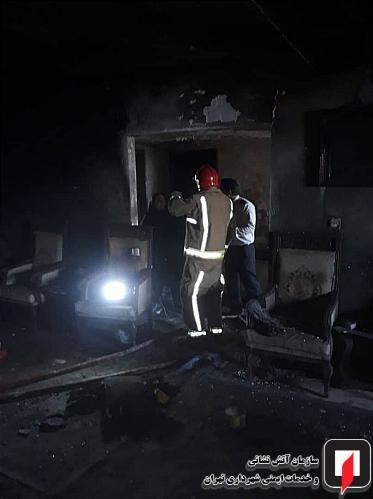 نجات مادر و ۲ کودک از میان آتش و دود 