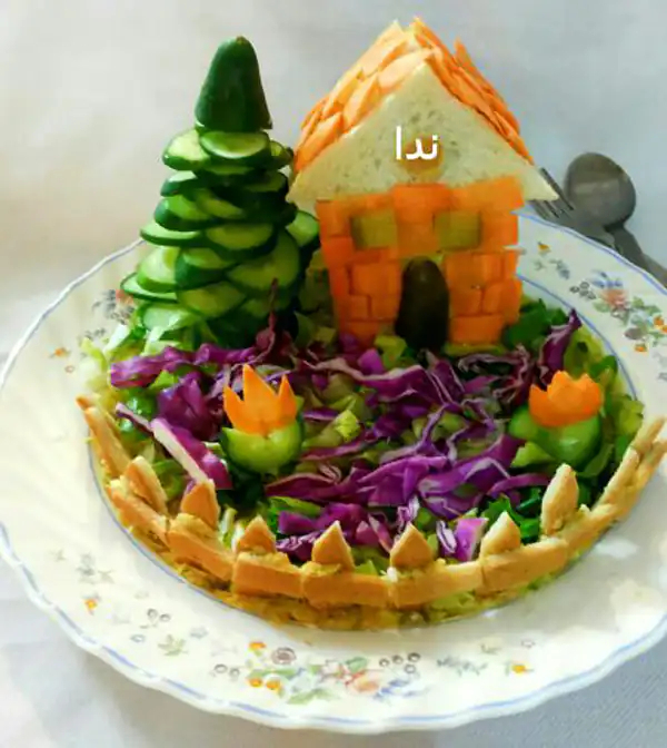 تزیین سالاد الویه به شکل کلبه