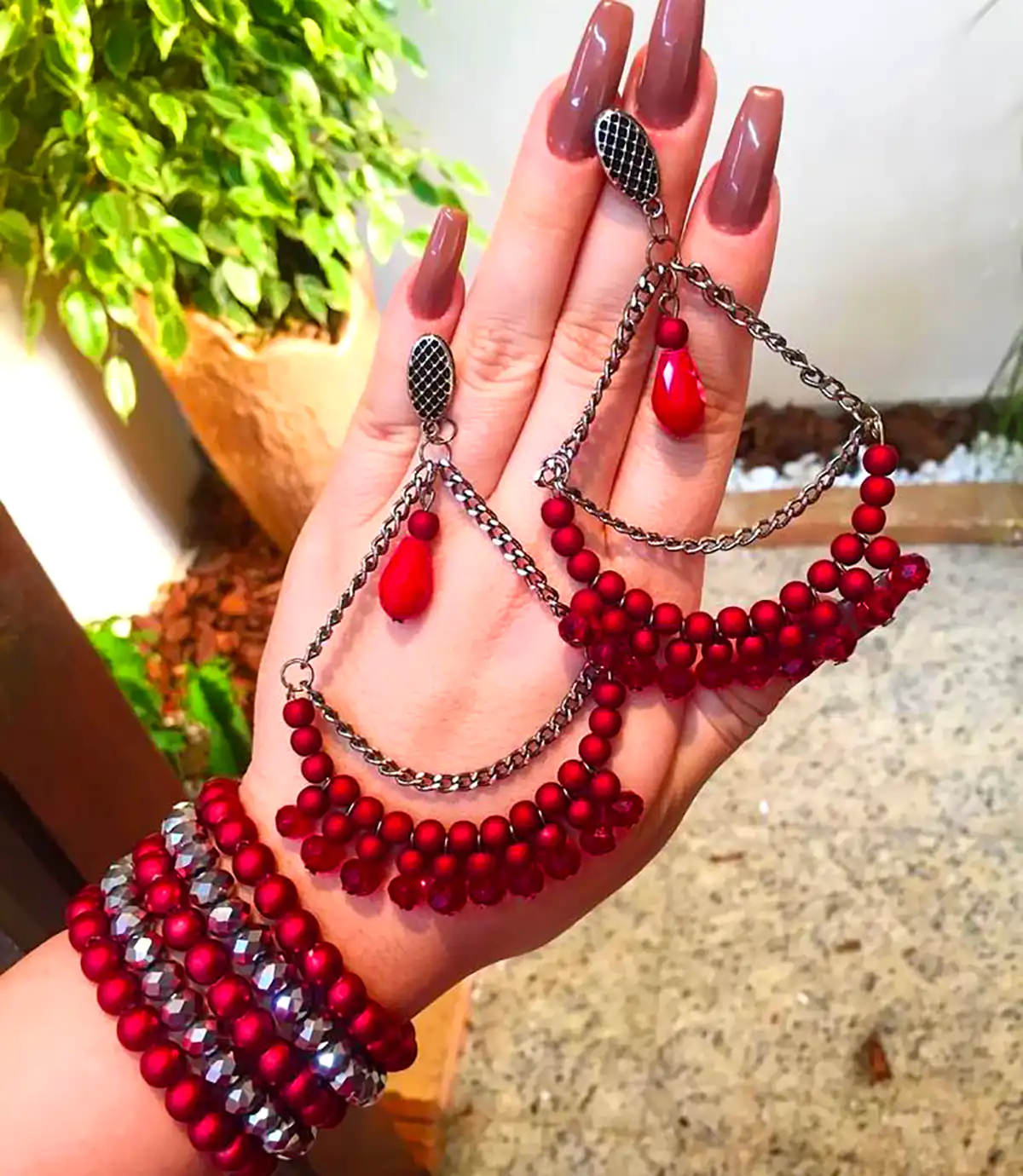 ست گوشواره و دستبند مهره ای 