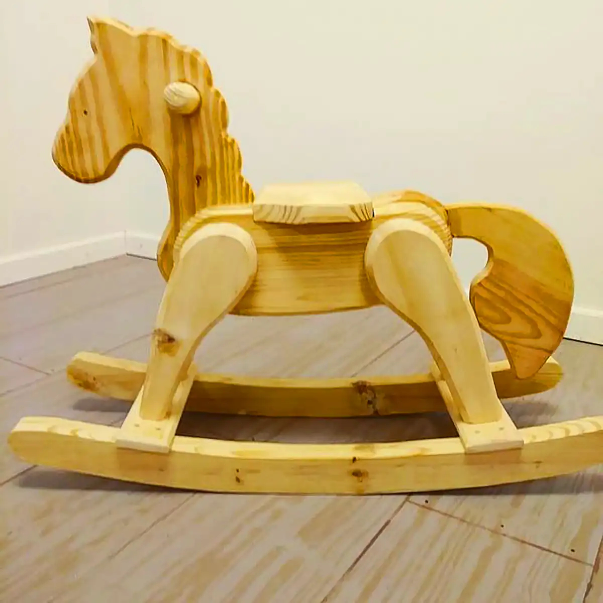 اسب گهواره ای چوبی