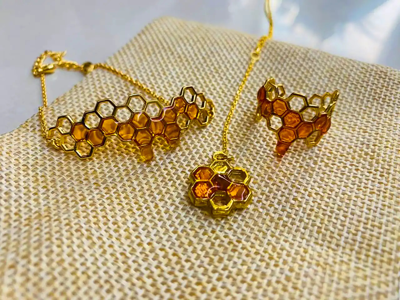 زیورآلات فانتزی طرح زنبوری 