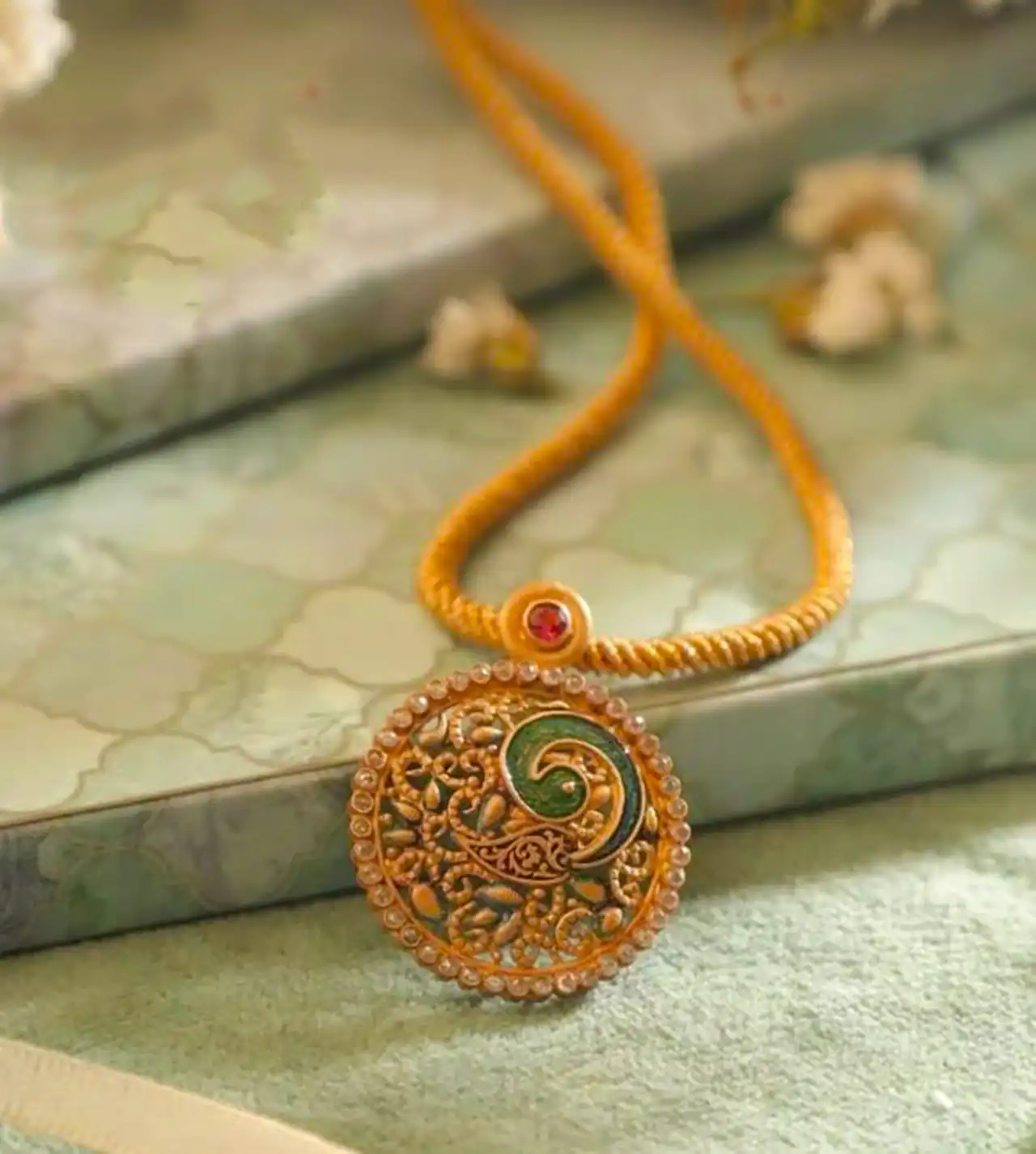گردن آویز طلا هندی لوکس