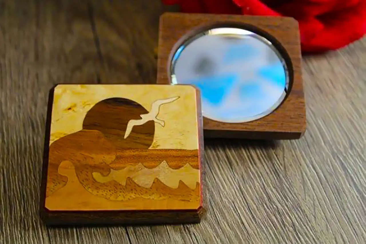 آینه دستی چوبی