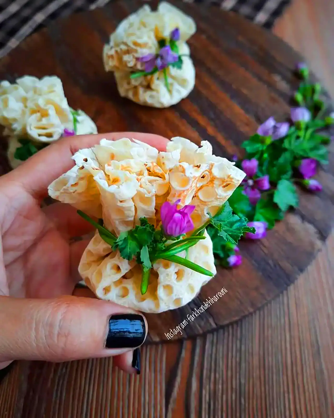 نون و پنیر سبزی سفره عقد 