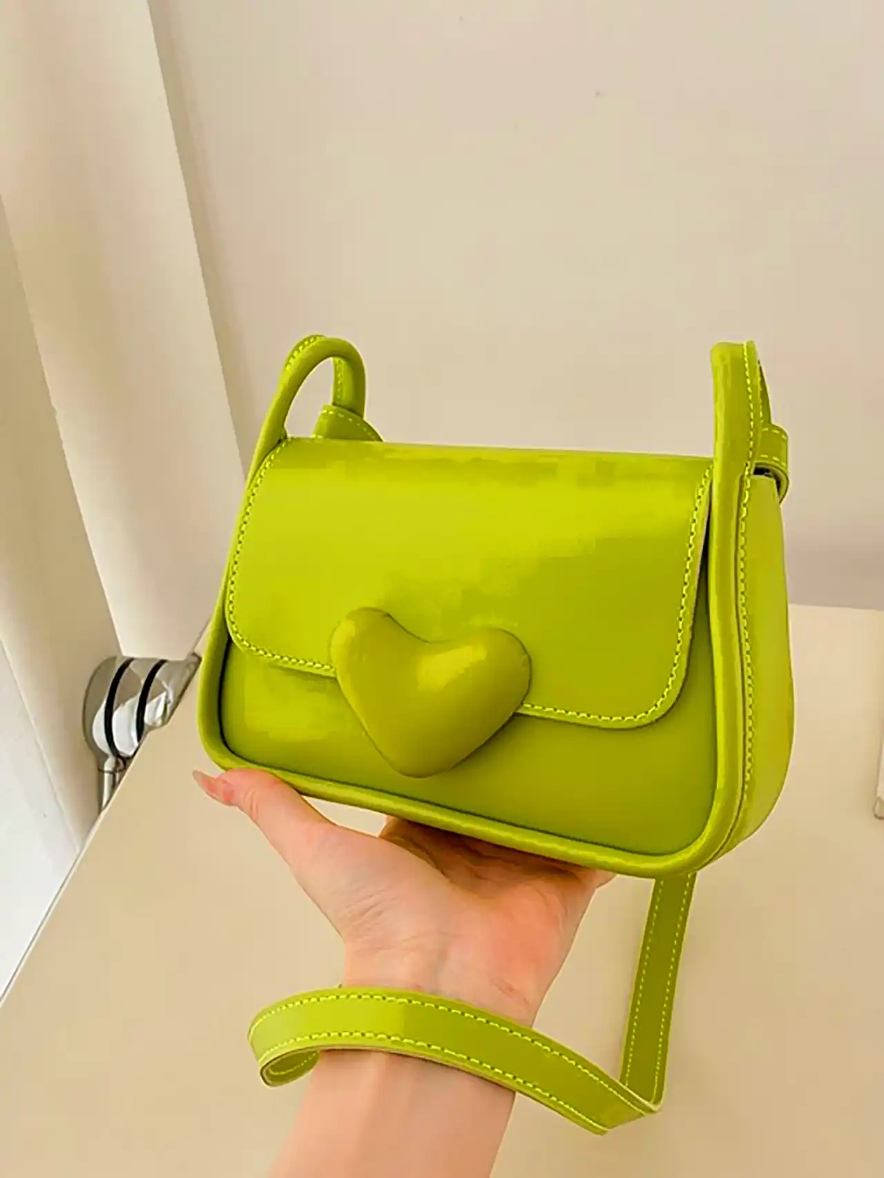 کیف سبز نئونی 