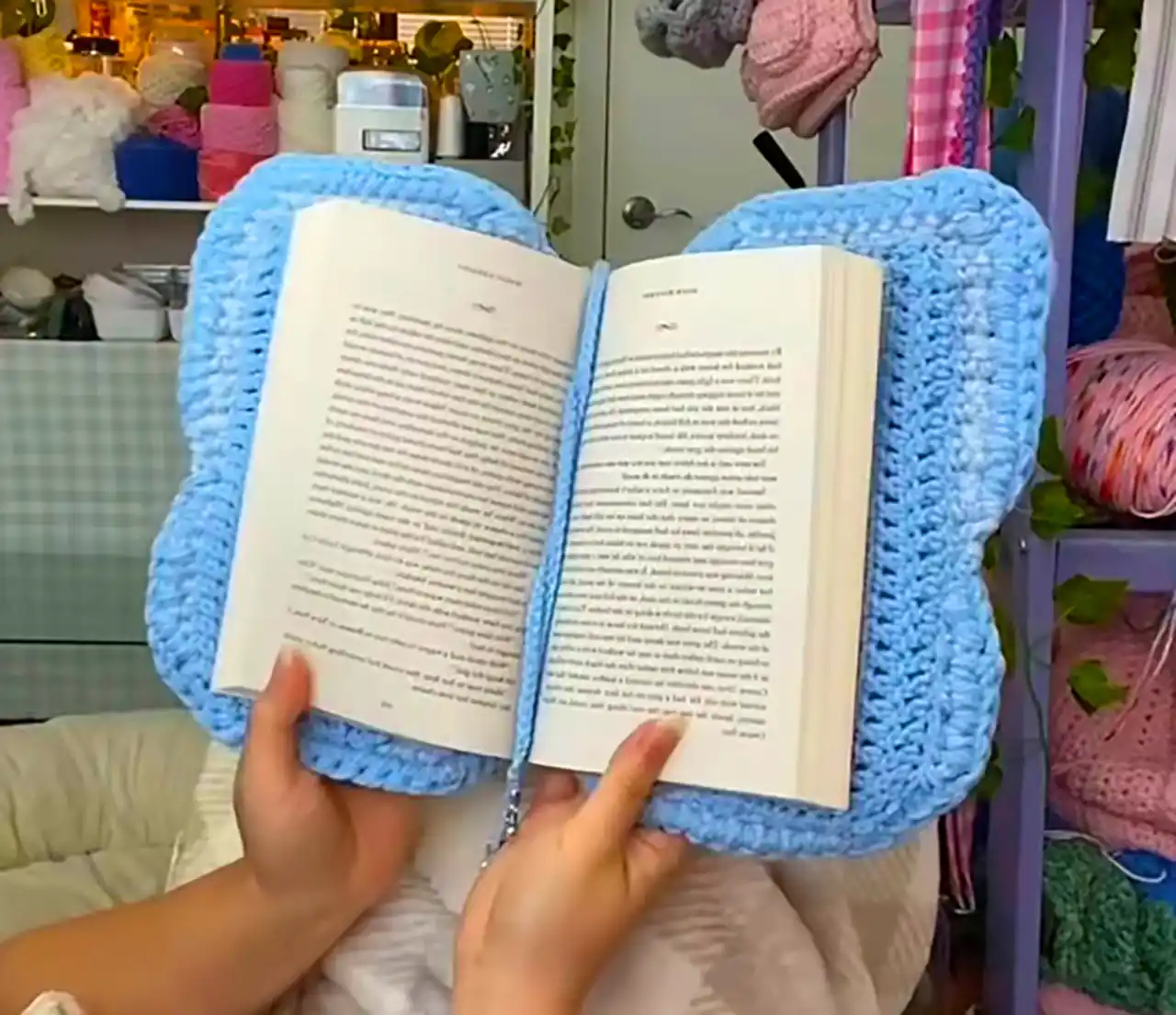 کاور کتاب بافتنی