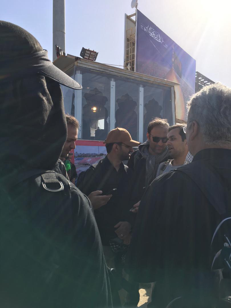 تصاویری از حضور وزیر ارتباطات در مسیر راهپیمایی اربعین