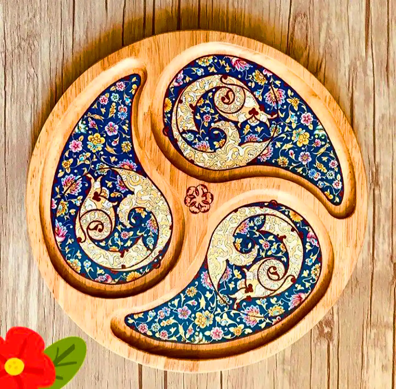 سینی چوبی با طرح اسلیمی 