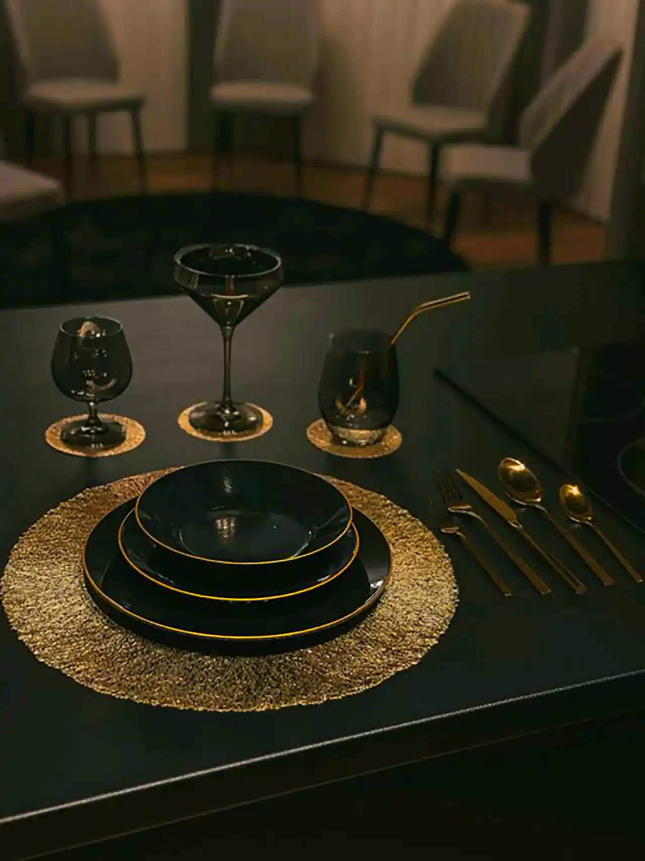 ظروف مشکی برای جهیزیه 