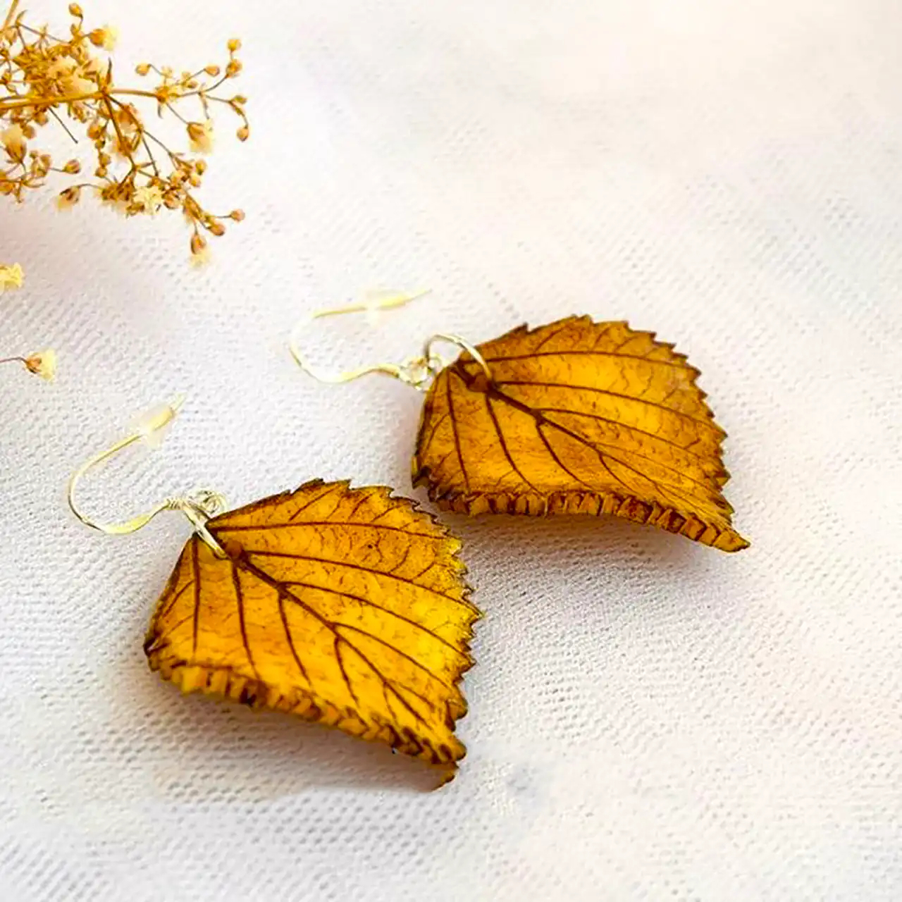 گوشواره چوبی طرح برگ