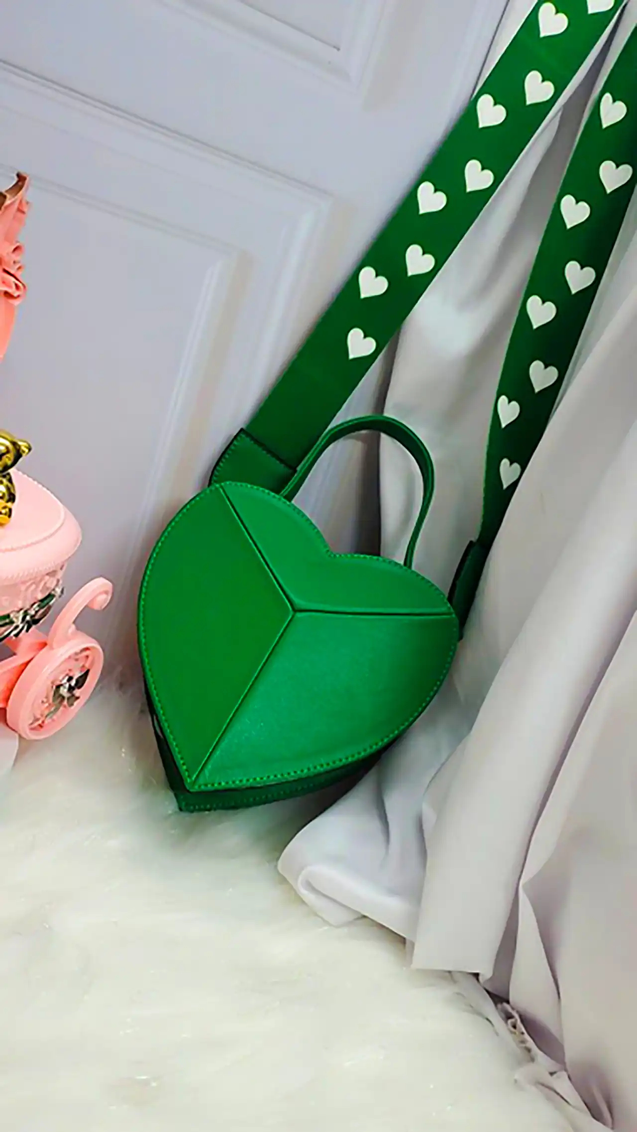 کیف سبز نئونی 