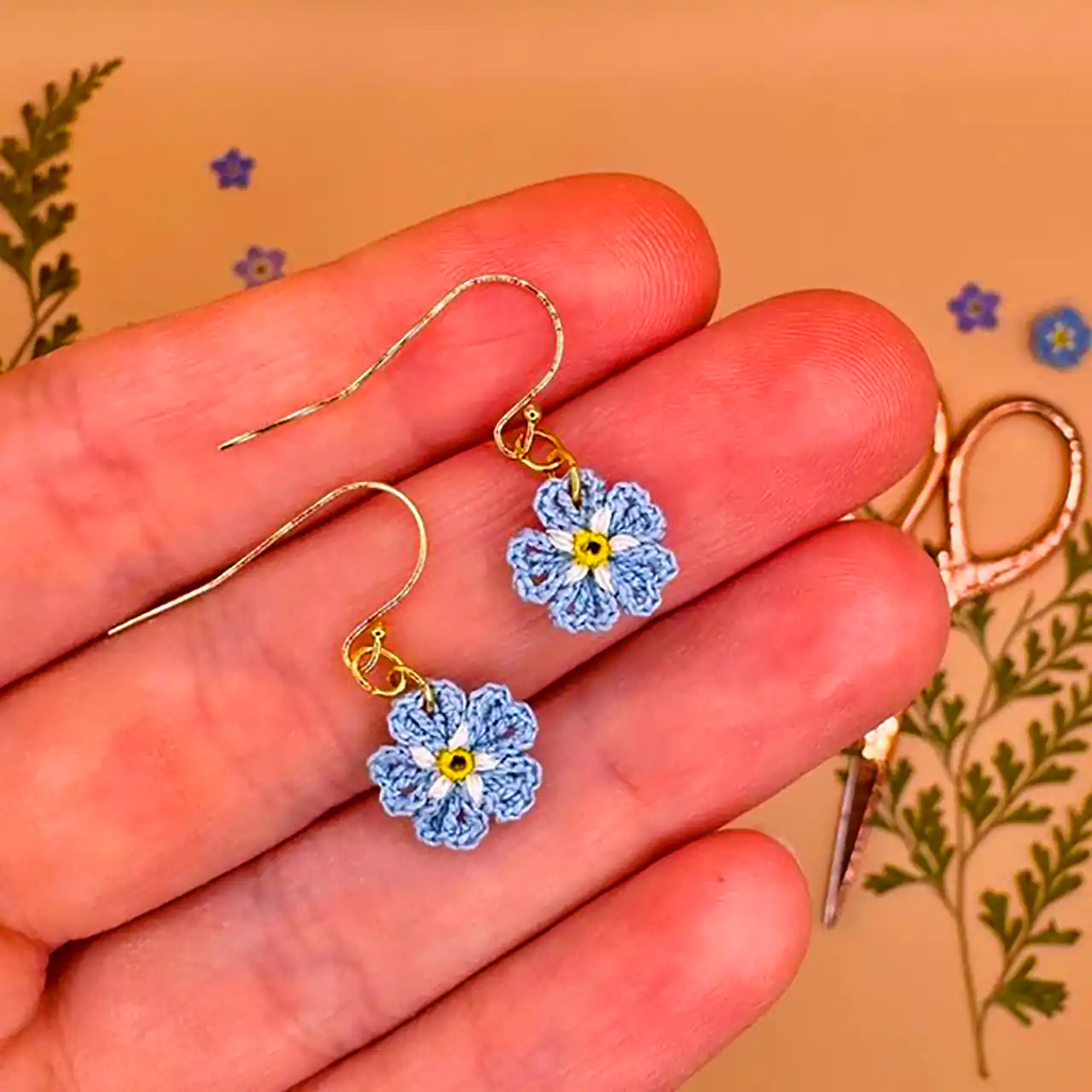 گوشواره گلبرگی بافتنی